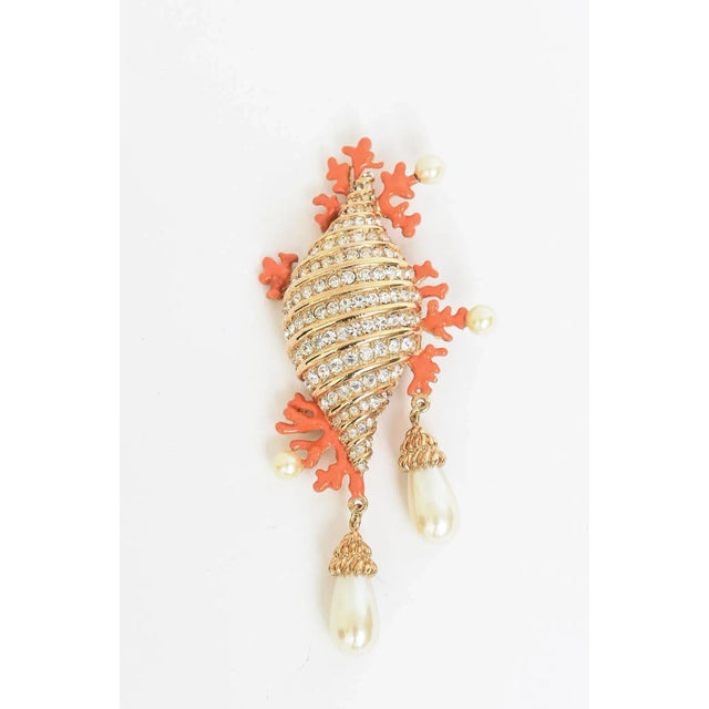 This is part of Chairish’s Costume Jewelry assortment. This stunning signed and hallmarked Hutton Wilkinson pin and or...
