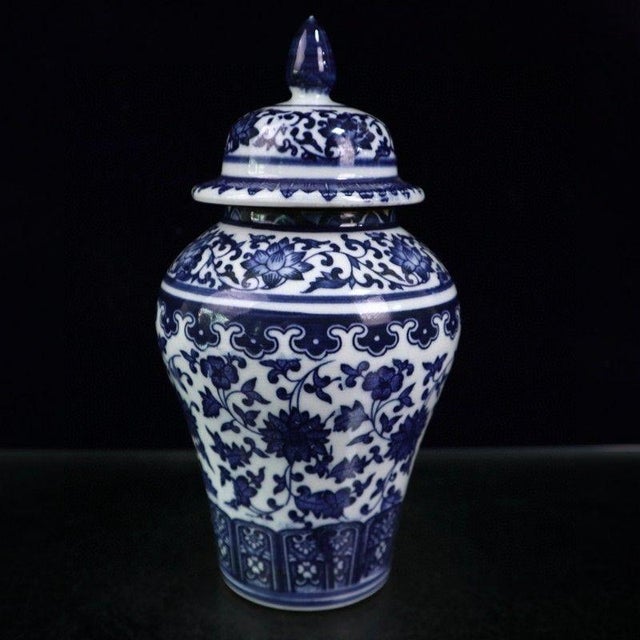 Chinoiserie Chinese Chinoiserie Blue and White Interlocking Lotus Porcelain Lidded Ginger Jar For Sale - Image 3 of 7