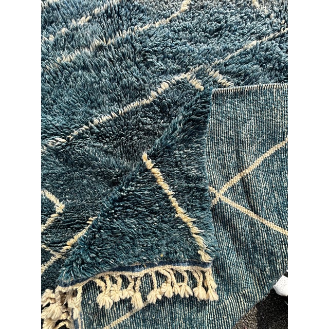 Luxury Moroccan Beni Mrirt Rug – Handwoven Atlas Wool Berber Carpet With Abstract Geometric Design For Sale - Image 10 of 10