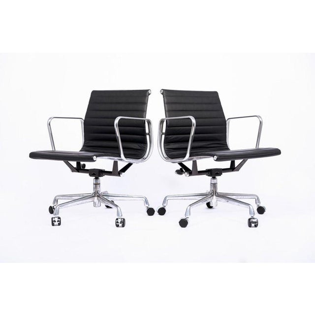 Black Eames Herman Miller Black Leather Office Chair Thin Pad Aluminum Group For Sale - Image 8 of 11