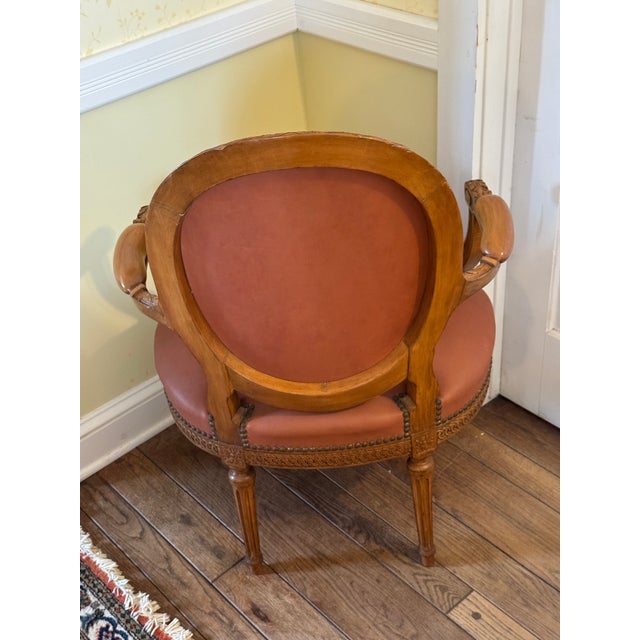 Early 20th Century French Louis XVI-Style Walnut and Chestnut-Brown Leather Settee With Three Matching Armchairs For Sale - Image 16 of 16