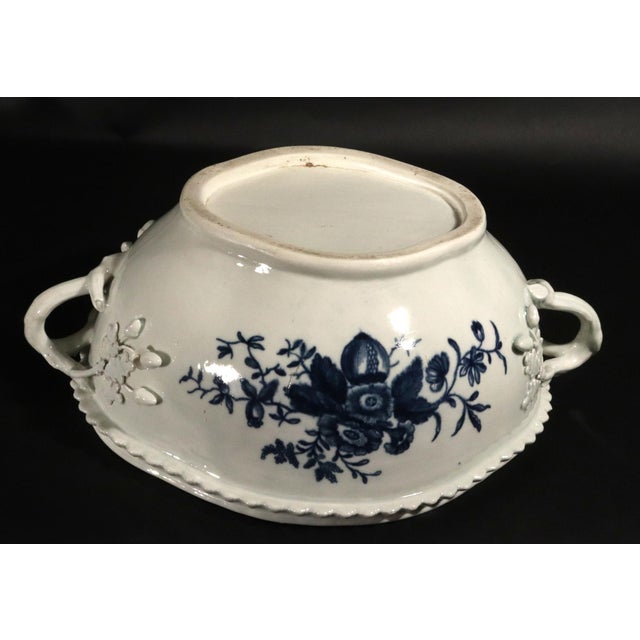 Late 18th Century First Period Worcester Porcelain Soup Tureen, Cover and Stand, Pine Cone Pattern, Blue and White For Sale - Image 14 of 16