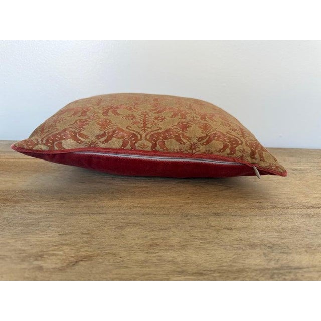 Textile Pair of Fortuny “Richelieu” Pattern Pillows For Sale - Image 7 of 7