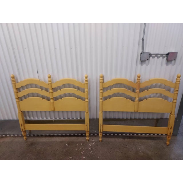 Late 20th Century Vintage Mid Century Modern Ethan Allen Twin