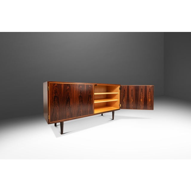 Wood Restored Danish Modern Cabinet / Buffet / Credenza in Rosewood by Carlo Jensen for Hundevad and Co., Denmark, C. 1960s For Sale - Image 7 of 18