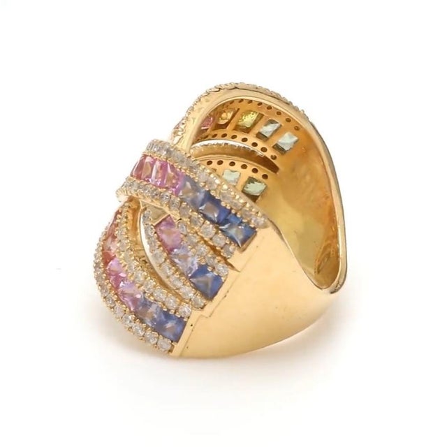 Contemporary Natural 6.29 cts multi sapphire with 1.13 cts diamond ring in 18k gold For Sale - Image 3 of 18