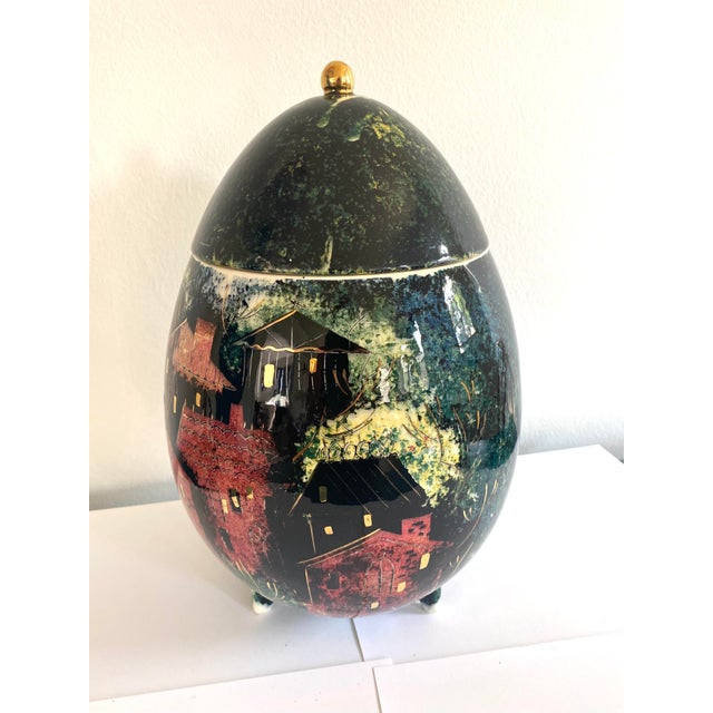 Sascha Brastoff lidded egg. Iconic rooftop pattern with gold highlights