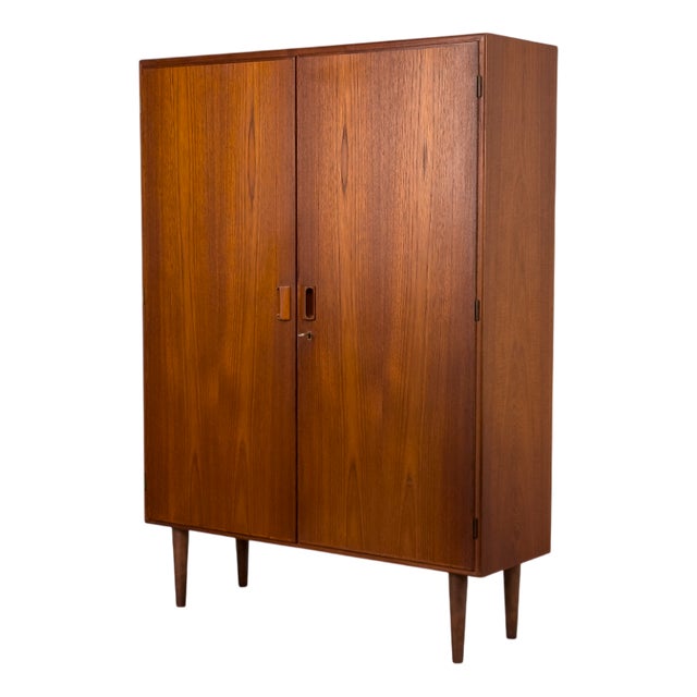 Danish Cabinet in Teak by Børge Mogensen for Søborg Møbelfabrik, 1960s For Sale