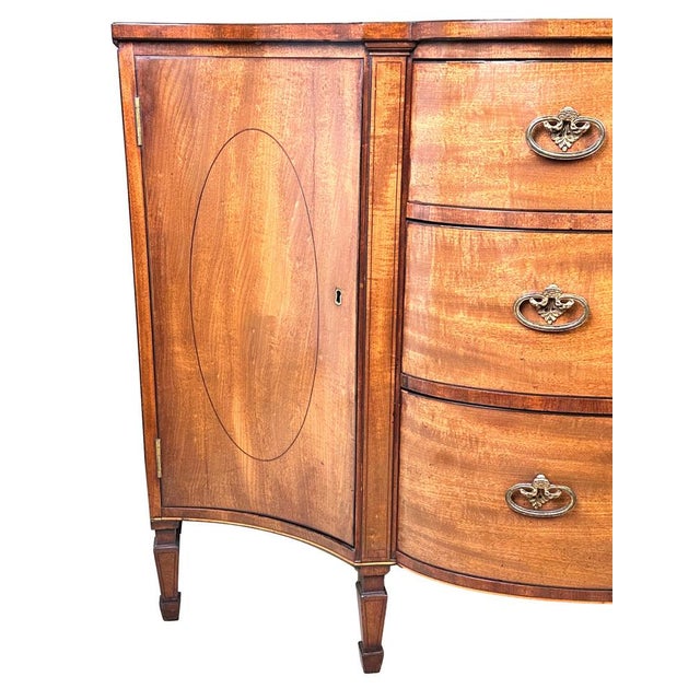 Antique Georgian Serpentine Commode, 1800 For Sale - Image 3 of 15