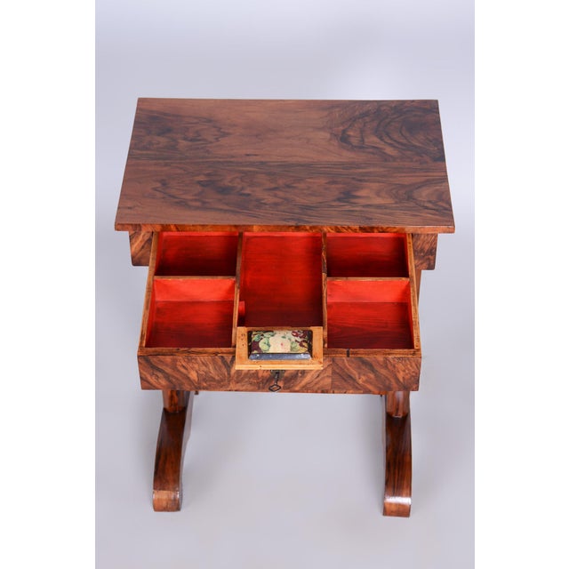 Biedermeier Side Table in Walnut, Austria, 1820s For Sale - Image 5 of 14