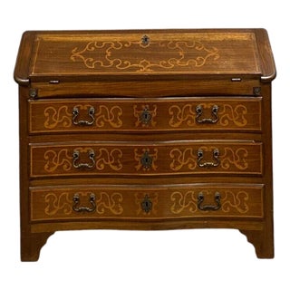 Louis XV Style Curved Writing Desk in Precious Wood Marquetry, 1900s For Sale