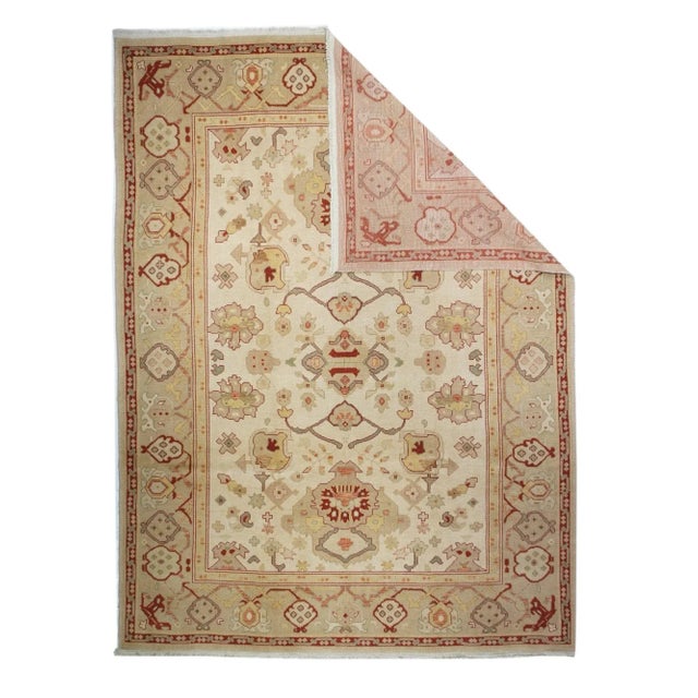 Oushak in western Turkey has been weaving carpets for nearly 600 years. In the last two centuries, the weavers hasve...