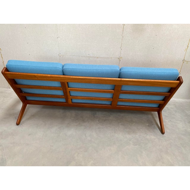 GE 290 Sofa in Oak by Hans J. Wegner for Getama For Sale - Image 4 of 9