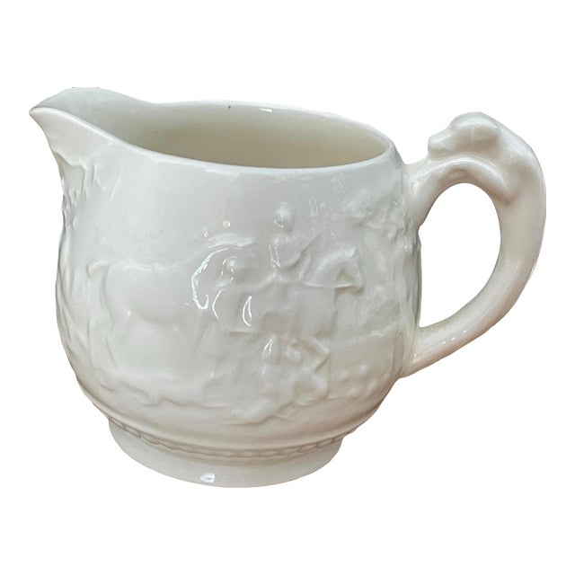 Mid 20th Century Wedgewood Devonshire Off-White Embossed Classical Hunting Creamer Cream Pitcher For Sale