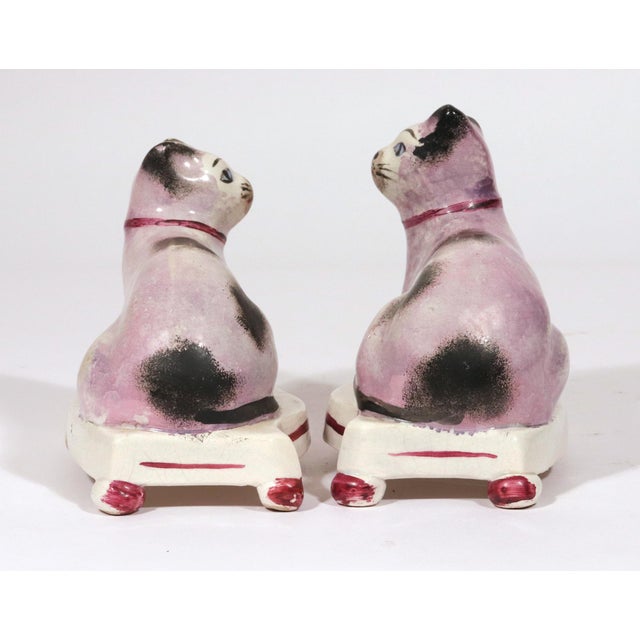 Staffordshire Staffordshire Pottery Cats on Cushions, Pair of Lilac Recumbent Figures Circa 1820–1840 For Sale - Image 4 of 8