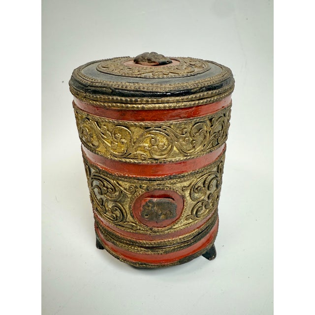 Early 19th Century Antique Burmese Lacquerware Betel Box Kun It W/ Liner Red & Gilt 19th / Early 20th C. For Sale - Image 5 of 10