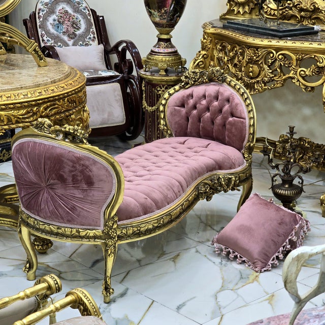 2010s French Style Pink Velvet Bench With Gold Details For Sale - Image 5 of 5