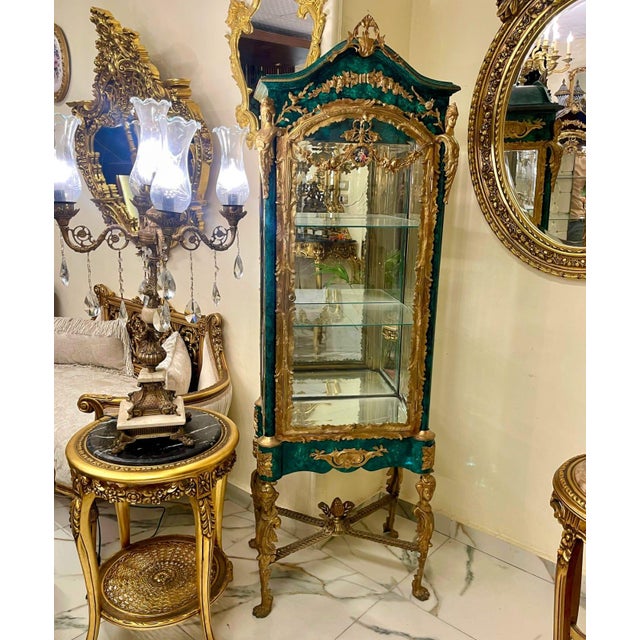 French French Louis XVI Green Display Vitrine With Gold Leaf Details, Tufted Interior & Glass Shelves For Sale - Image 3 of 3