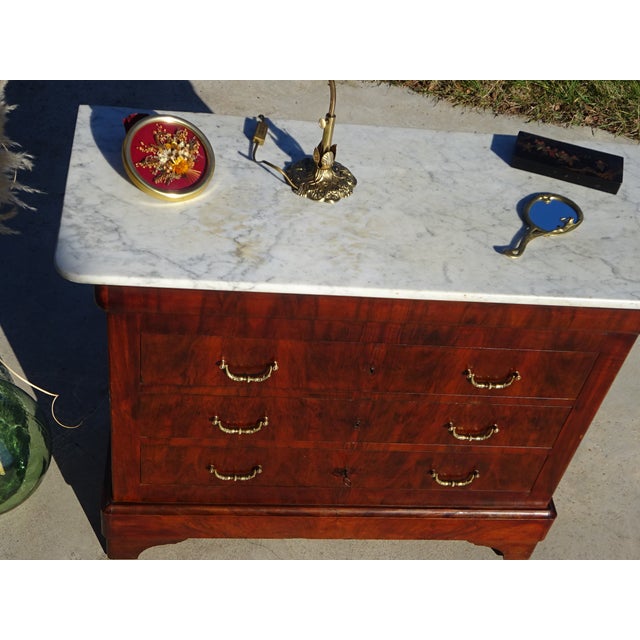 Chest of Drawers in Mahogany Veneer with White Marble Top For Sale - Image 13 of 18