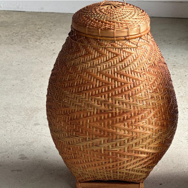 Large Indonesian Oval Wickerwork Basket with Lid For Sale - Image 17 of 18