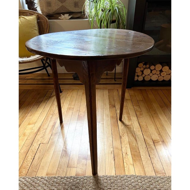 18th Century 18th Century Georgian English Elm Cricket Table With Scalloped Apron For Sale - Image 5 of 11
