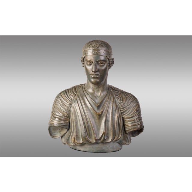 Bust of Heniokhos (Auriga), 19th Century, Plaster For Sale - Image 4 of 4
