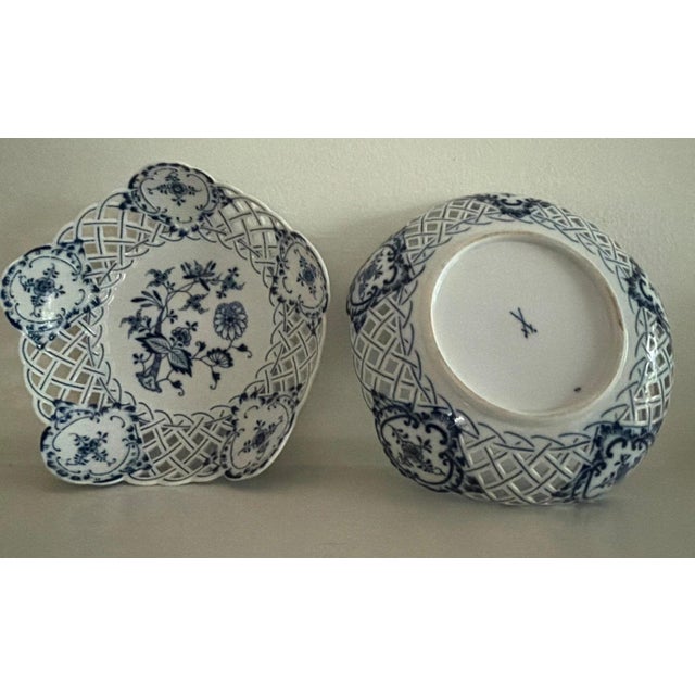 Two Antique Meissen Blue Onion reticulated serving dishes with crossed swords hallmark For Sale - Image 10 of 17