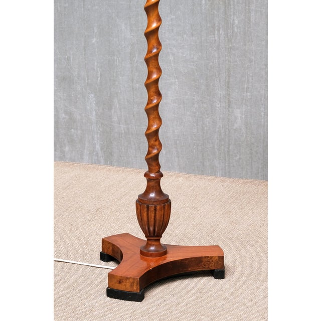 Swedish Grace Sculptural Floor Lamp in Birch and Brass from Lundling, 1930s For Sale - Image 6 of 12