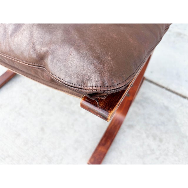 1960s Danish Modern "Siesta" Lounge Chair and Ottoman Attributed to Westnofa For Sale - Image 16 of 16