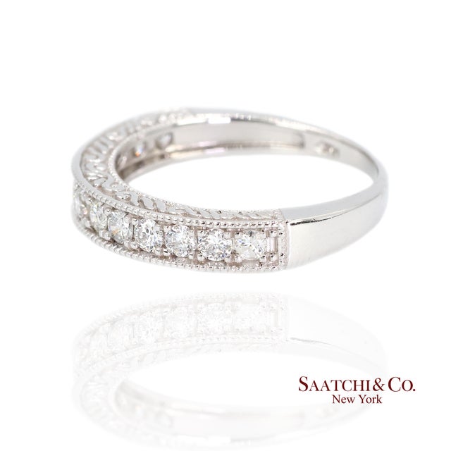 Contemporary 14k (585) White Gold Natural Diamond Engraved Band Ring, Size 9 For Sale - Image 3 of 9