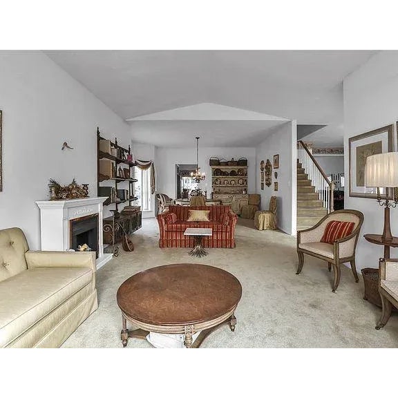 1950s Sheaf of Wheat Form Marble-Top Hollywood Regency Small Accent Table For Sale - Image 9 of 10