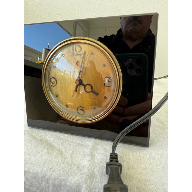 Art Deco 1950s General Electric Table Clock For Sale - Image 3 of 4