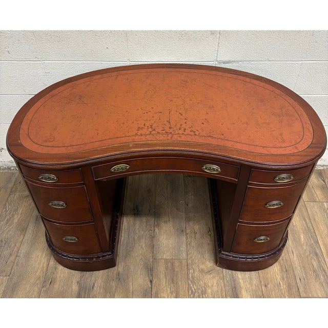 Vintage Colonial MFG Leather Top Kidney Shaped Writing Kneehole Desk or Vanity For Sale - Image 4 of 9