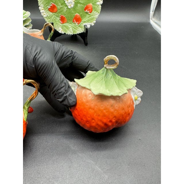 Antique Royal Bayreuth Strawberry Porcelain Tea Set For Sale In New York - Image 6 of 10