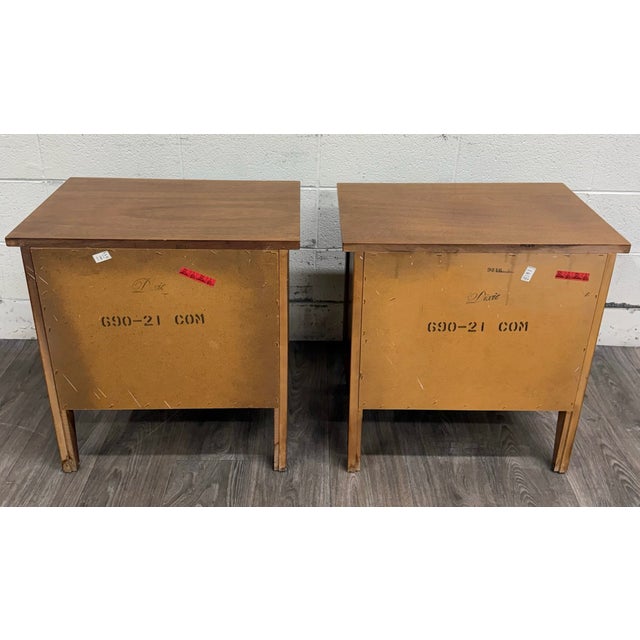 Vintage Dixie Furniture Mid Century Traditional Neoclassical Nightstands - Pair For Sale - Image 17 of 17