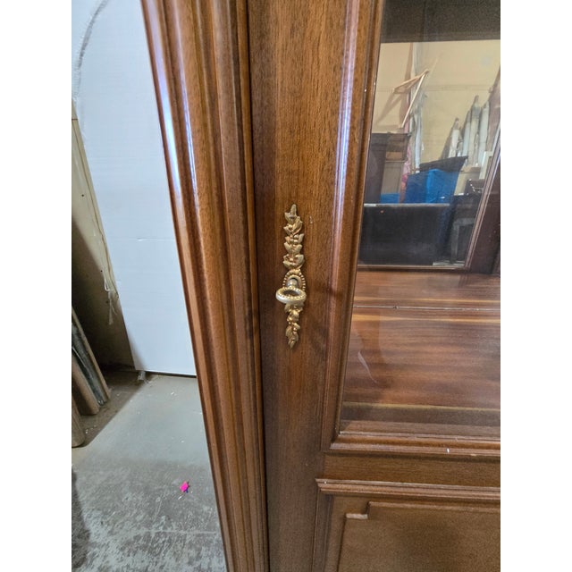Late 20th Century French Directoire Style Marble Top Mahogany Vitrine Cabinet For Sale - Image 10 of 10