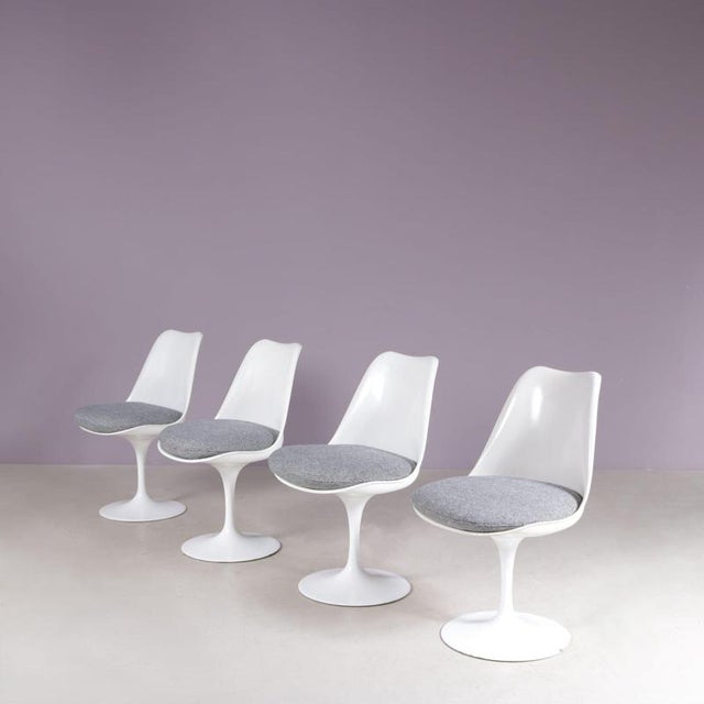 Tulip Chairs with Gray Fabric Cushions by Eero Saarinen for Knoll International, USA, 1960s, Set of 4 For Sale - Image 12 of 12