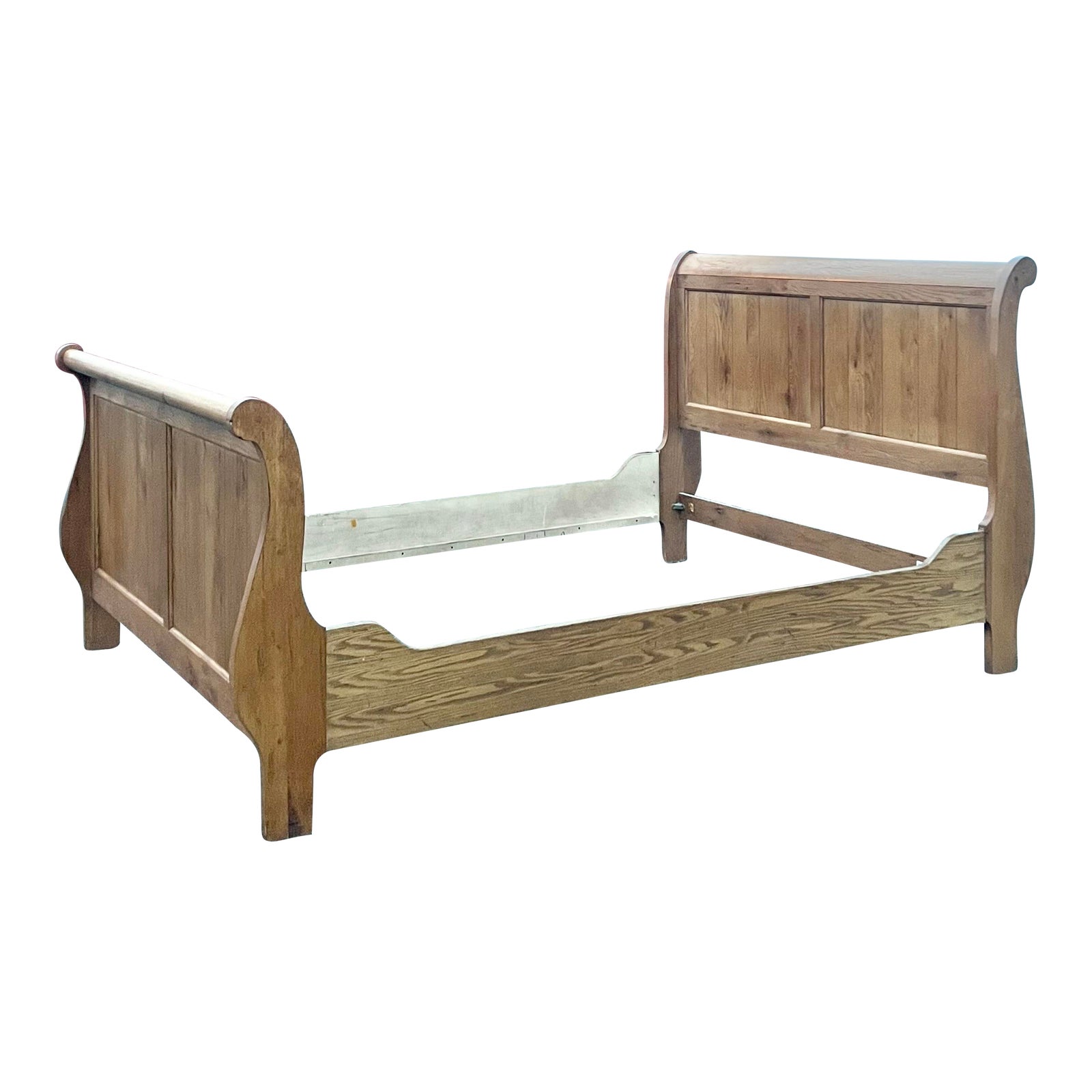 Broyhill Attic Heirlooms Made in Usa Sleigh Bed Queen Size Chairish