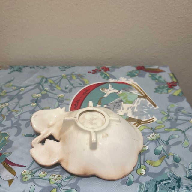 Mid-Century Modern California Style Ceramic Hibiscus Trinket Dish in Soft Peach For Sale In Minneapolis - Image 6 of 8