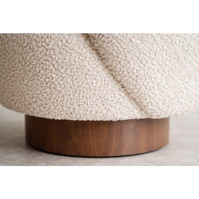 Kagan-Dreyfuss Swivel Chairs, Model 100a, by Vladimir Kagan For Sale In New York - Image 6 of 7