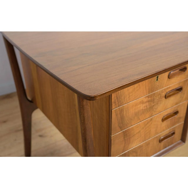 Mid-Century Modern Danish Walnut Desk by Svend Åge Madsen for H.P. Hansen, 1960s For Sale - Image 12 of 18