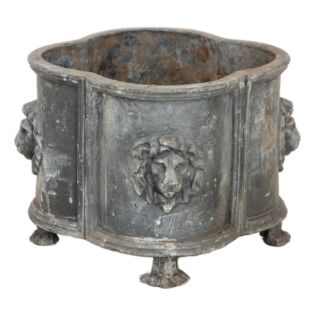 Antique English Lead Quatrefoil Planter With Lion Heads and Paws, 1850s For Sale