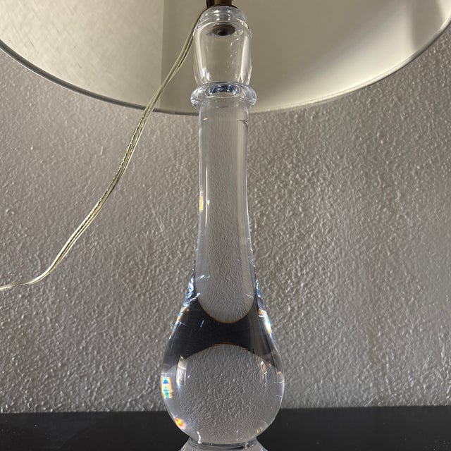 Transitional Simon Pearce Pomfret Crystal Lamp With White Linen Shade French Cord For Sale - Image 3 of 8