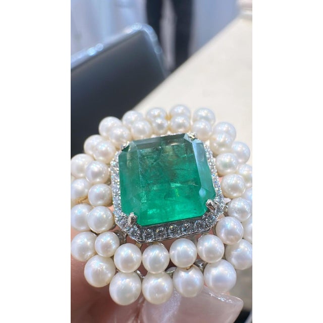 Green Set in 18k Gold, Zambian Emerald, Freshwater Pearls & Diamonds Cocktail Ring, Size 6.5 For Sale - Image 8 of 10