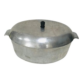 1930s Art Deco Lidded Oval Roaster Cast Aluminium For Sale