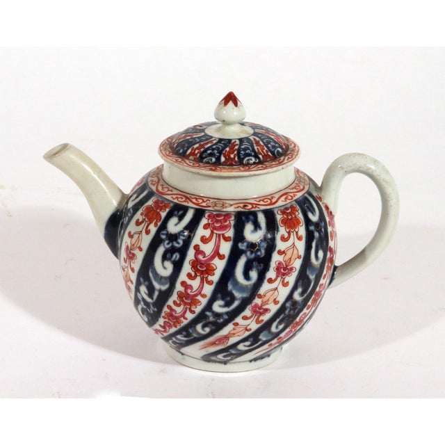 Traditional First Period Worcester Porcelain Queen Charlotte Pattern Teapot & Cover For Sale - Image 3 of 12