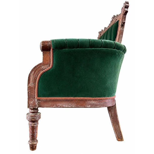 Victorian 19th Century Antique Victorian Eastlake Settee, Carved Walnut With Tufted Emerald Green Velvet, Gothic Crest For Sale - Image 3 of 8