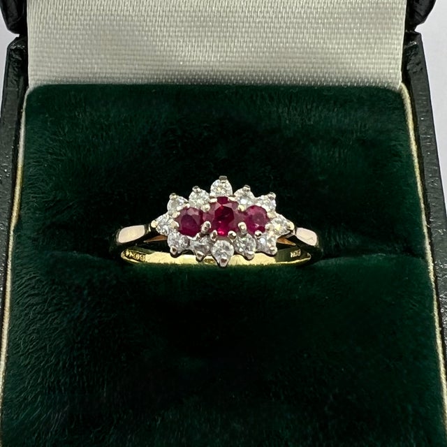 Gold Vintage Ruby and Diamond Cluster Ring, 1980s For Sale - Image 8 of 15