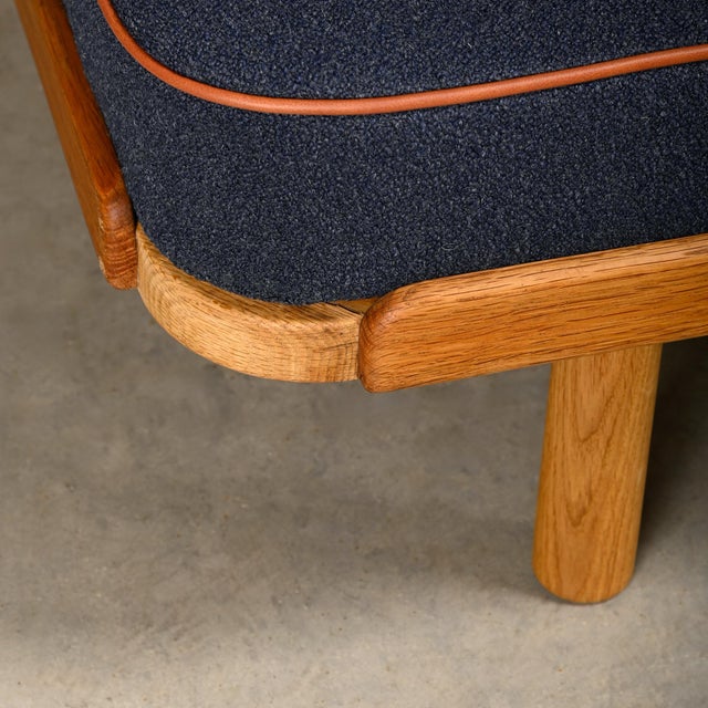 Scandinavian Daybed in Oak and Dark Blue Bouclé Fabric with Leather Accents, 1960s For Sale - Image 14 of 15