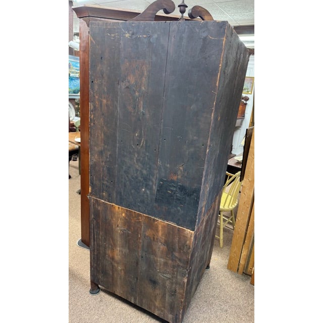 Early 20th Century Bench Made Inlaid Mahogany Federal Style 2 Piece Corner Cupboard For Sale - Image 12 of 14